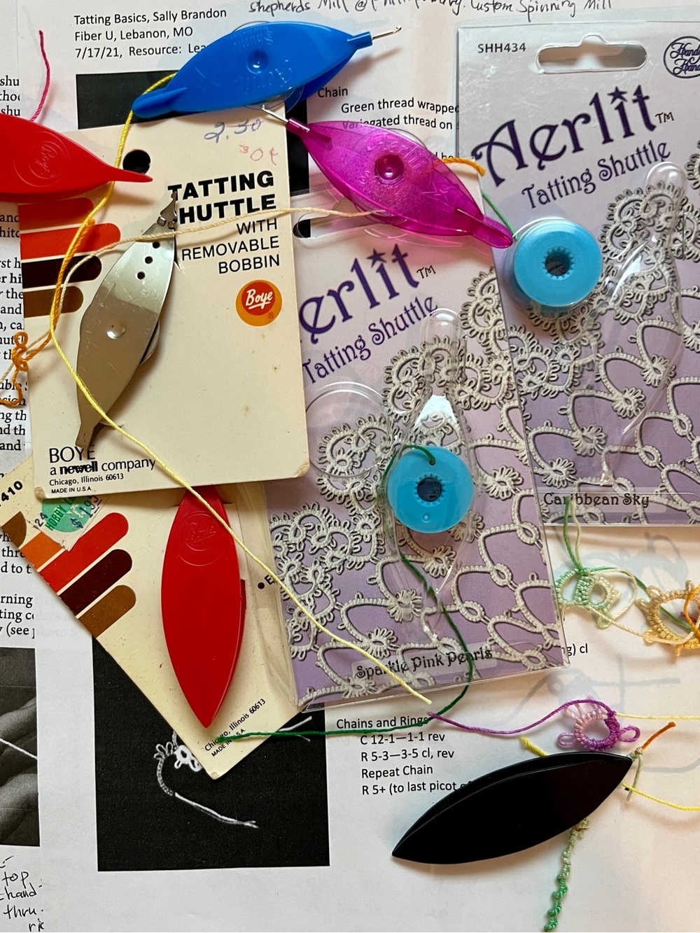 Vintage Tatting Shuttle Lot Boye Aerlit Lace Making Tools Bobbins Instructions